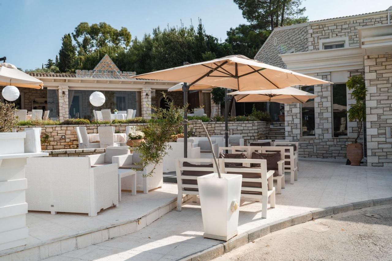 Neptune Sea House - Beachfront / Jacuzzi Agios Spyridon  Exterior foto