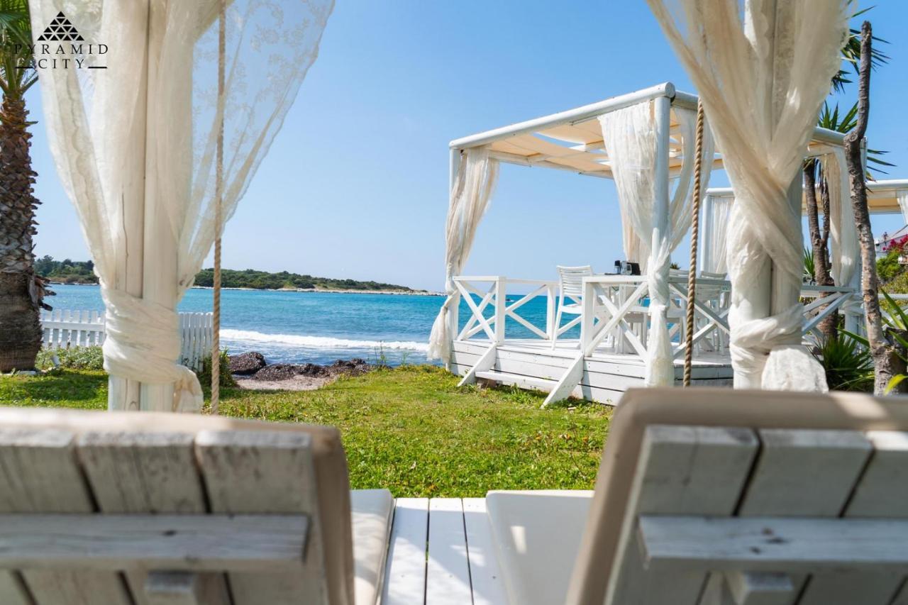 Neptune Sea House - Beachfront / Jacuzzi Agios Spyridon  Exterior foto