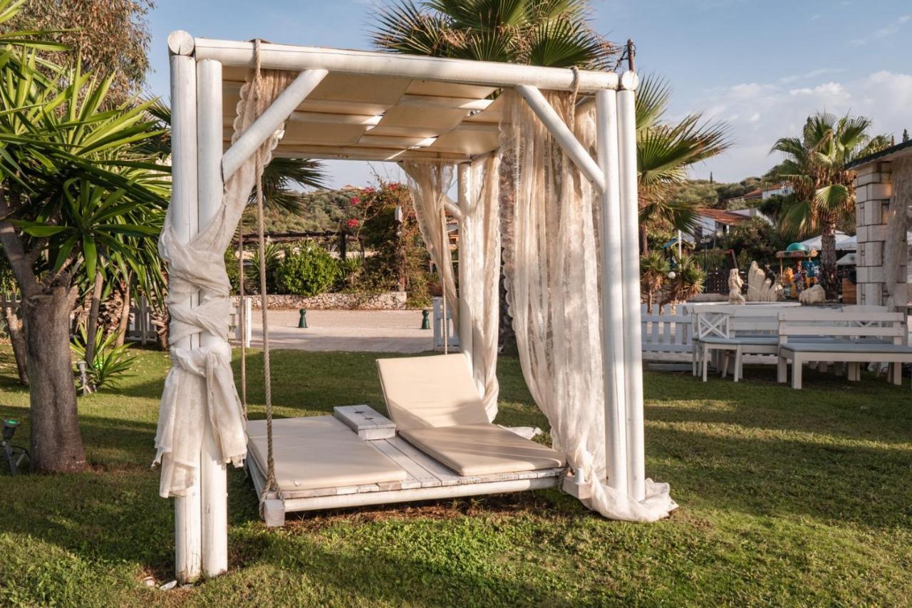 Neptune Sea House - Beachfront / Jacuzzi Agios Spyridon  Exterior foto